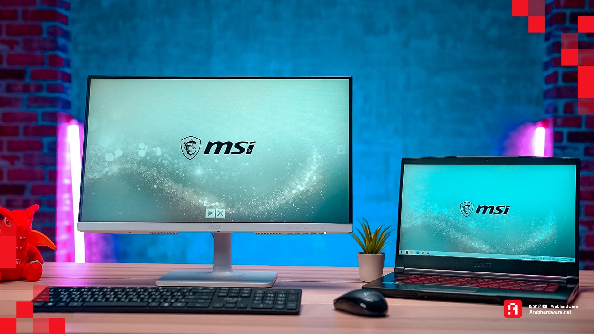 شاشة MSI Modern MD241P مع لاب توب MSI