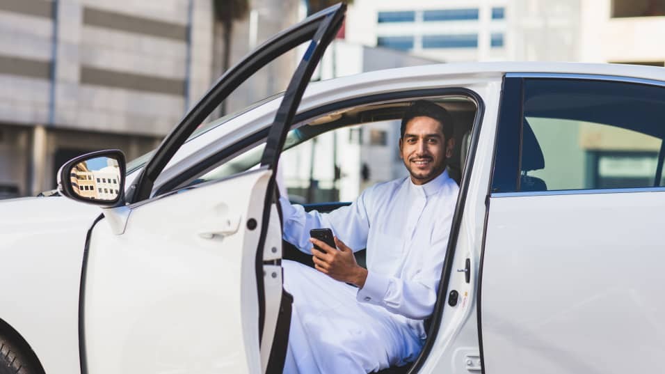 السعودية تطالب أوبر وكريم بـ 100 مليون دولار ضرائب
