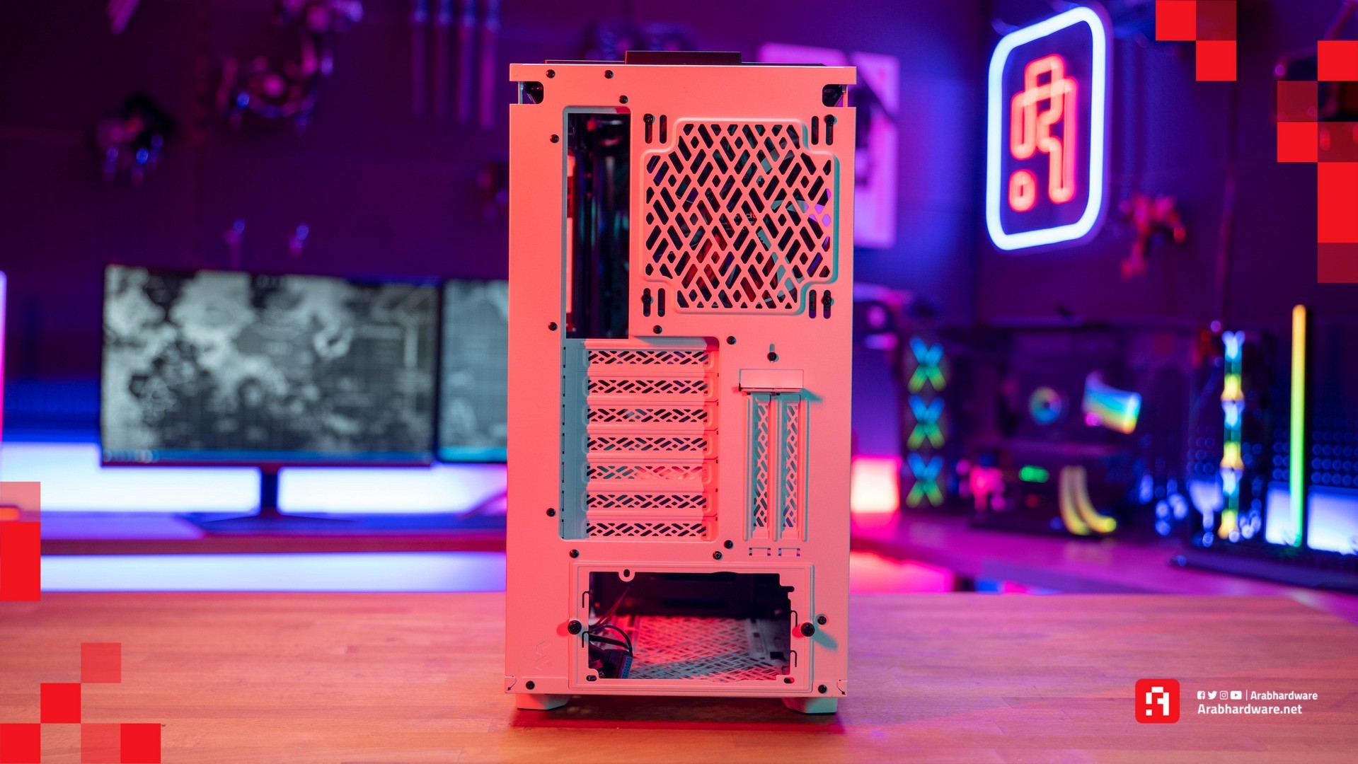 مراجعة صندوق الحاسب Fractal Design Meshify 2