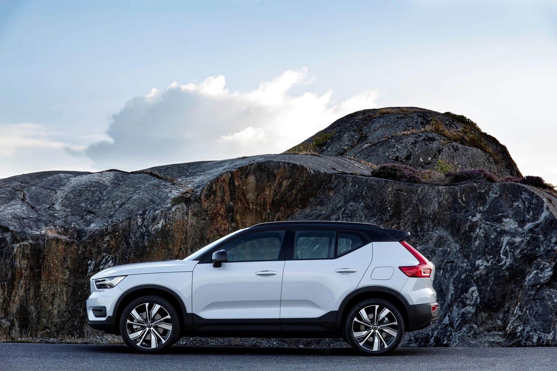  Recharge  XC40 
