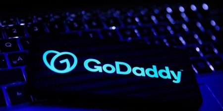 شركة GoDaddy تتعاون مع فوري المصرية لدعم الشركات الناشئة