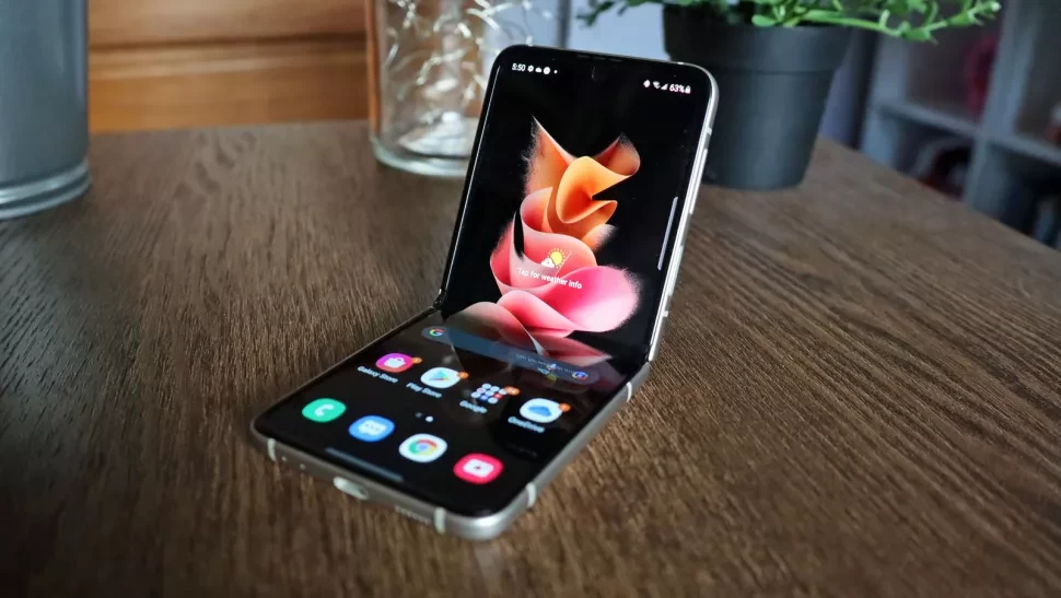 جوجل تؤكد أن هاتفها Pixel Fold لا يزال قيد التشغيل