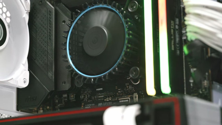 إختبار آخر لـ Intel Alder Lake Stock Cooler لمعالج i5-12400!