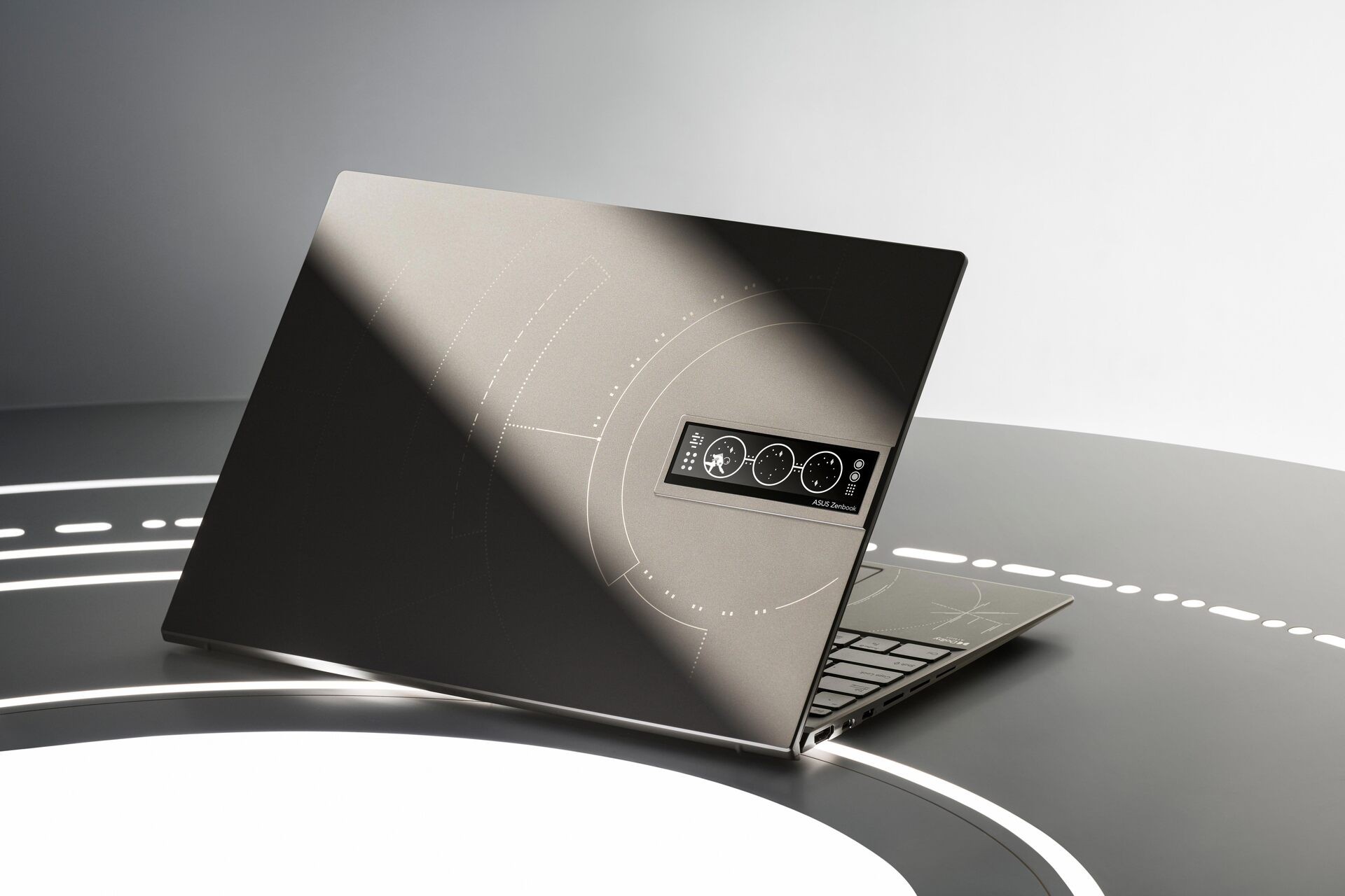 CES 2022: شركة ASUS تُقدّم أجهزة اللاب توب من طُرز Zenbook 2022
