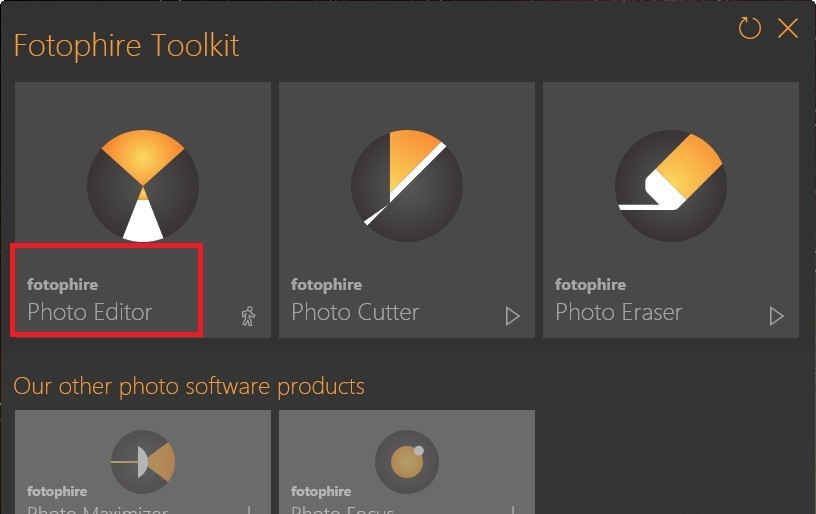 قُم باختيار Photo Editor كي تستطيع إضافة نص إلى الصورة الخاصة بك كما هو موضح