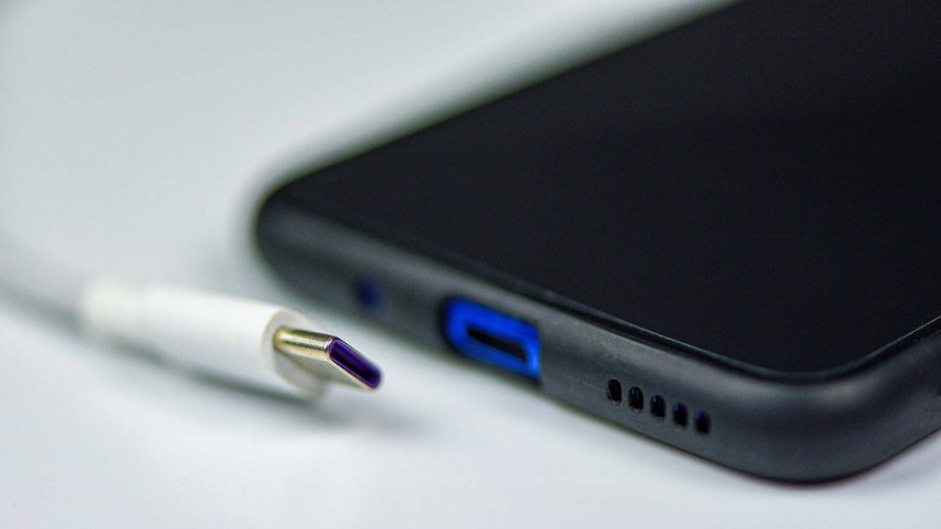 الاتحاد الأوروبي يوافق على جعل USB Type-C موصل الشحن القياسي