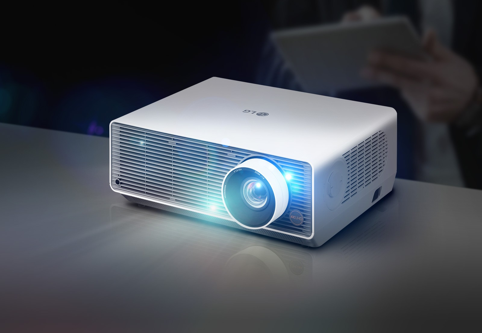 إل جي تقدم أجهزة العرض الليزري LG ProBeam الأكثر تطوراً في الإمارات