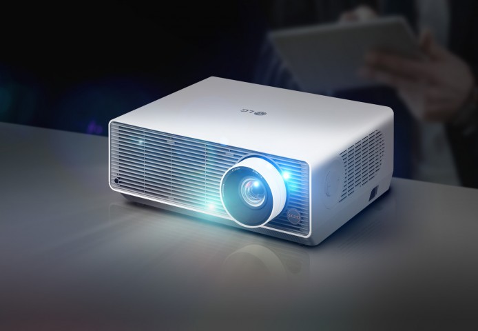 إل جي تقدم أجهزة العرض الليزري LG ProBeam الأكثر تطوراً في الإمارات