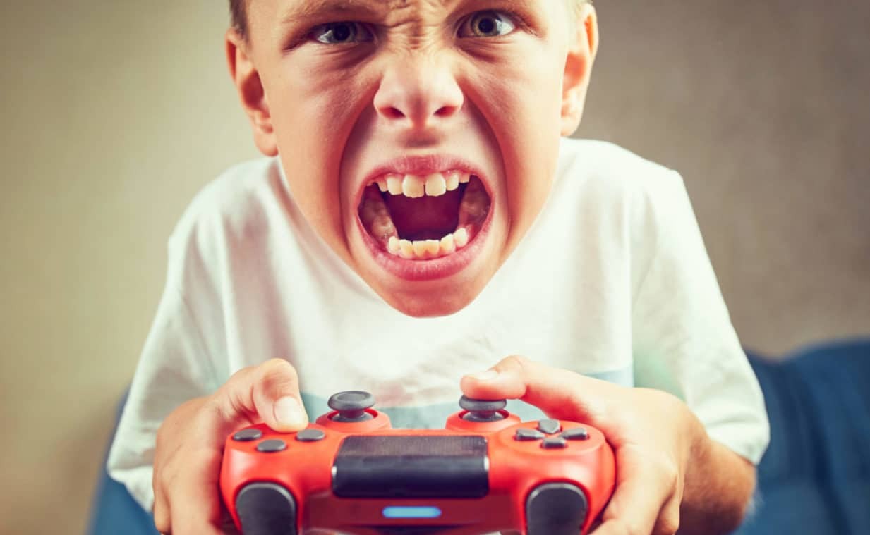 العنف والتنمر.. هل تُخرج الألعاب أسوأ ما فيك حقاً؟