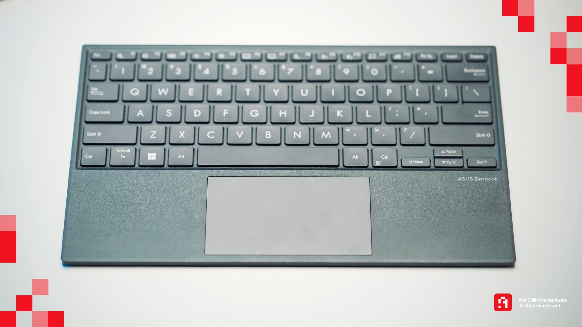 لوحة مفاتيح ASUS Zenbook 17 Fold