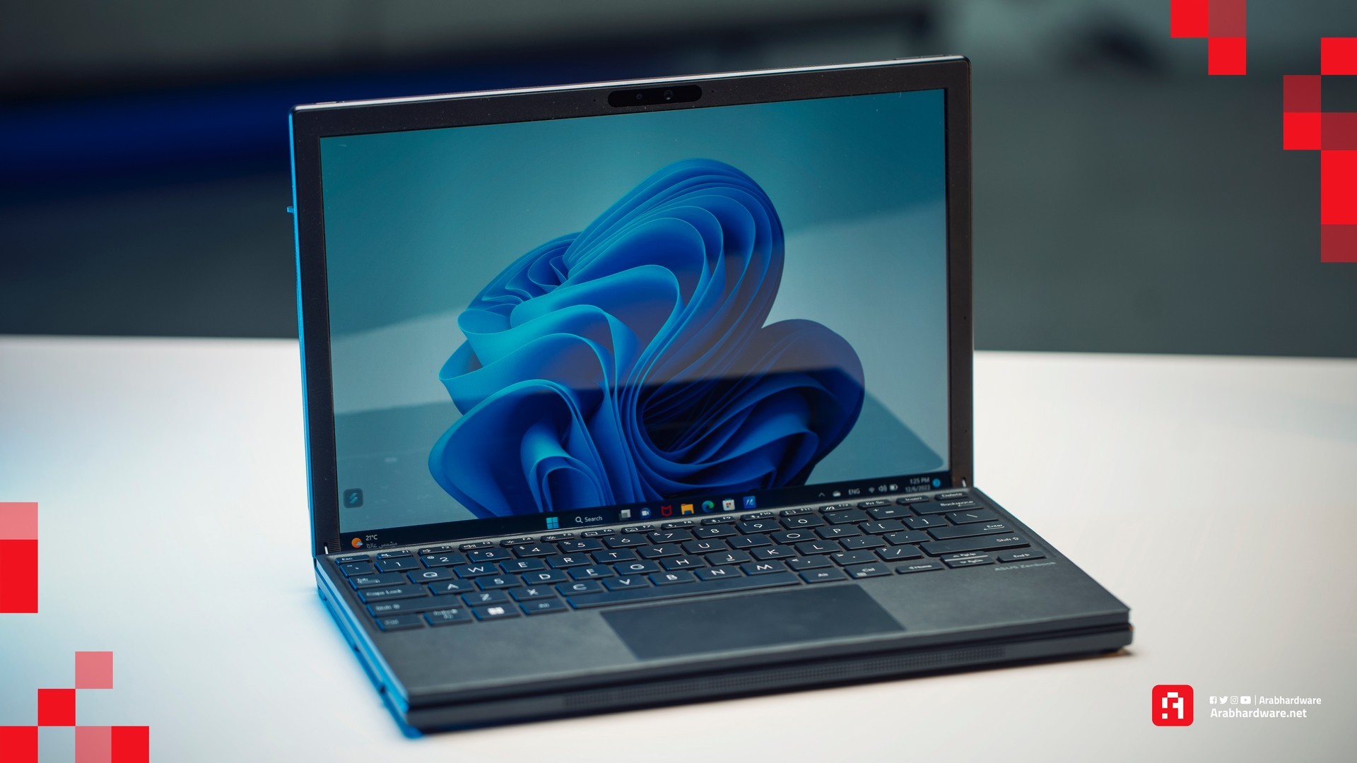 لاب توب لوحة مفاتيح ASUS Zenbook 17 Fold مع الكيبورد