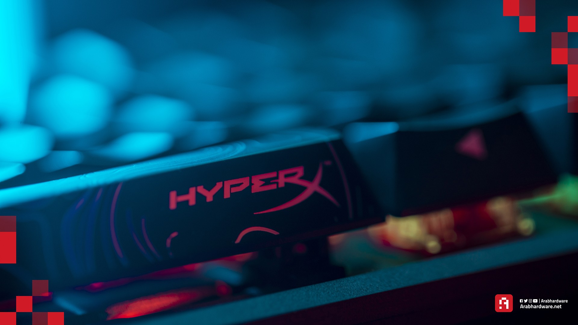 شعار HyperX على زر المسافة الإضافي
