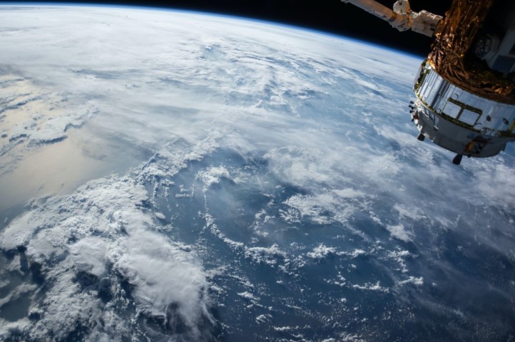 كوالكوم Snapdragon Satellite تجلب اتصال القمر الصناعي لهواتف اندرويد