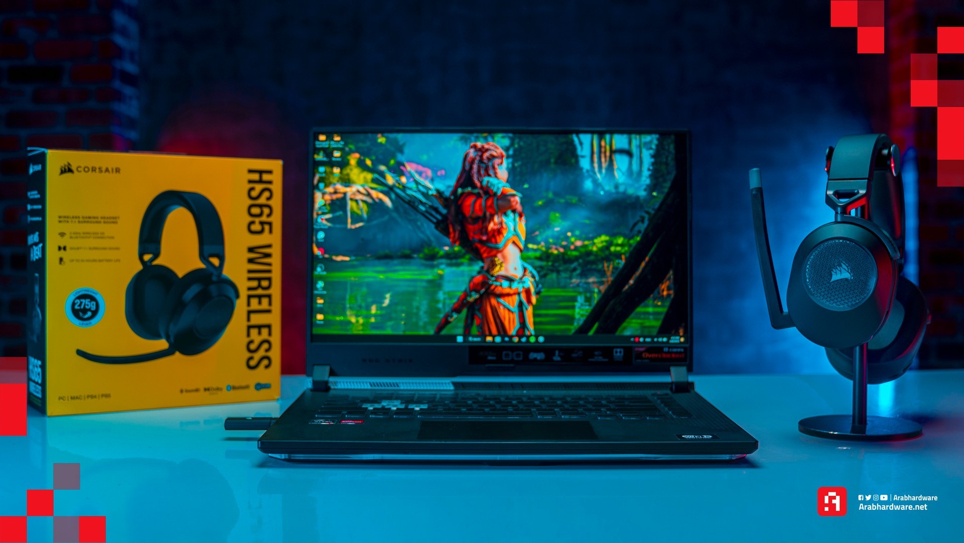 Corsair HS65 Wireless علبة التغليف بجوار سماعة