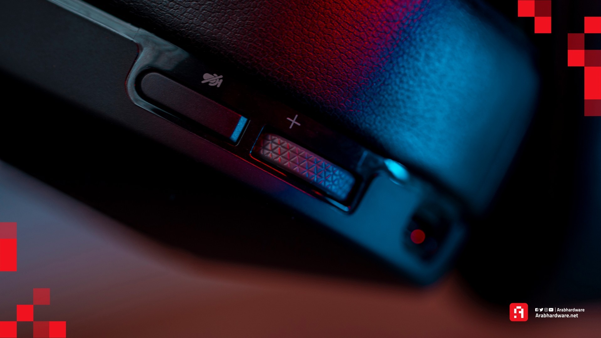 Corsair HS65 Wireless بكرة التحكم في ارتفاع الصوت في