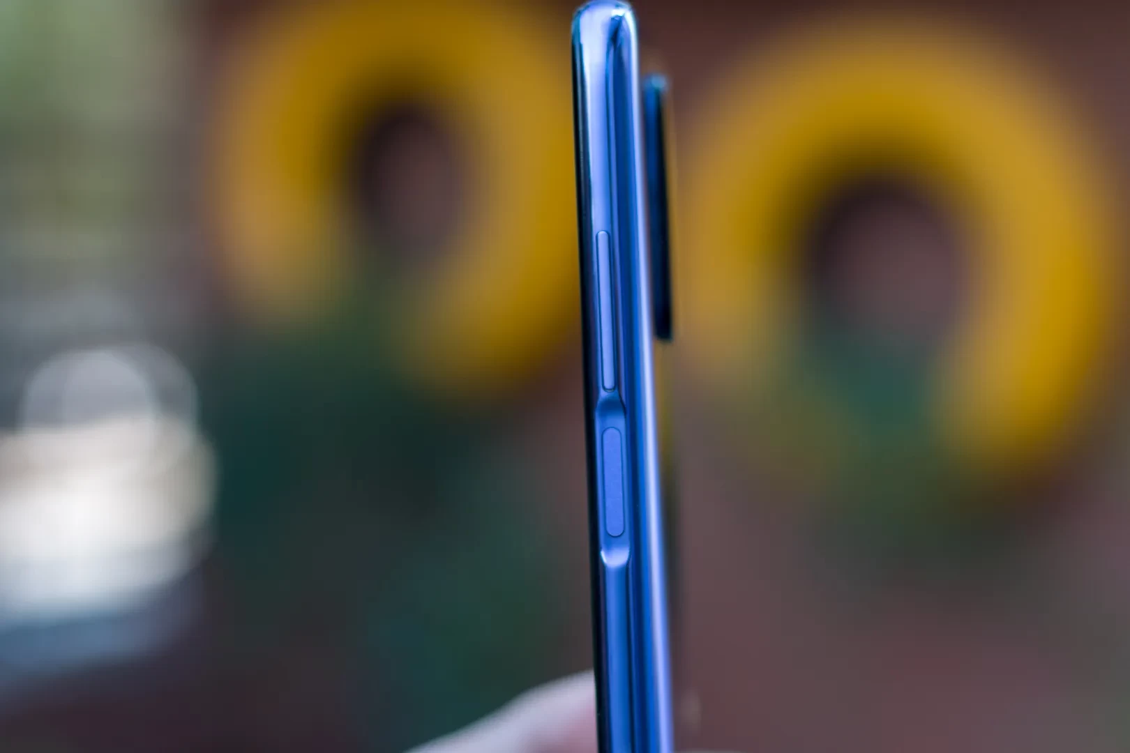 اين اختفت البصمة الجانبية في الهواتف الذكية؟ هاتف Poco X2