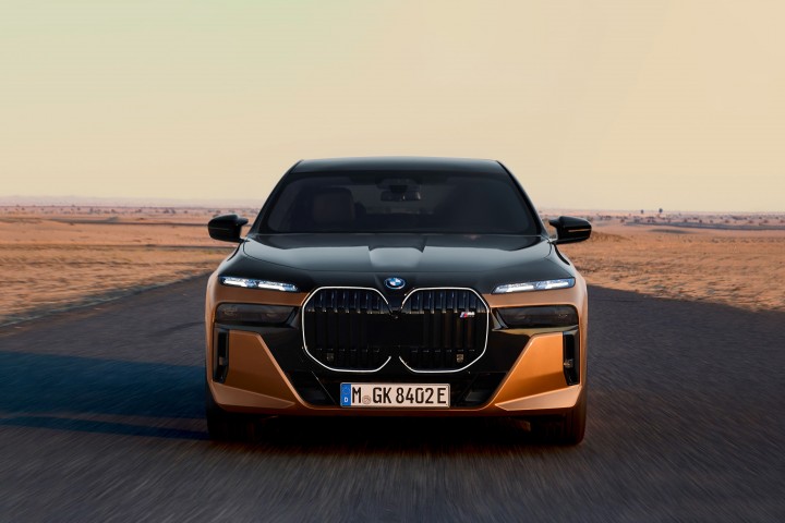شركة BMW تكشف عن أقوى سياراتها الكهربائية حتى الآن!