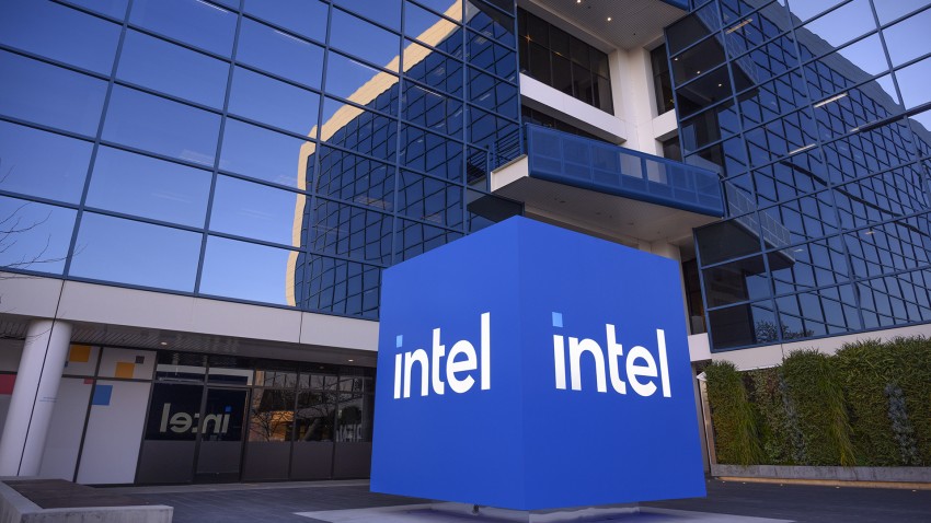 كارثة Intel: أكبر خسارة مسجلة للشركة وهذه أسبابها!