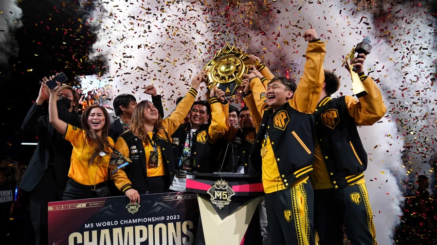 فريق AP.Bren يحصل على لقب بطولة M5 World Championship