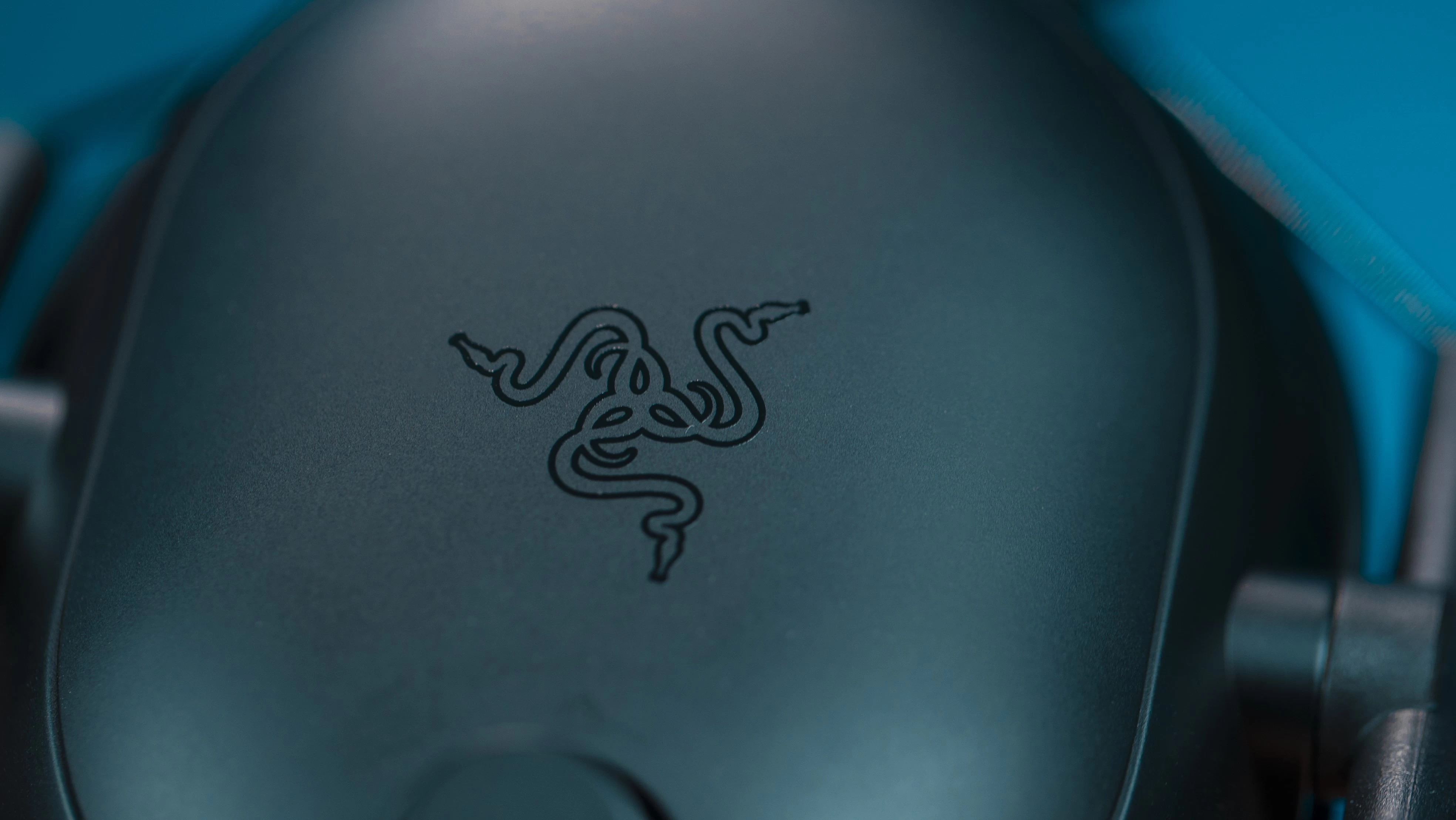 منظر جانبي لسماعات Razer Blackshark V2 Pro