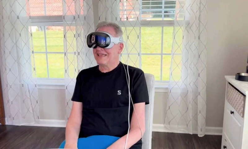 التحكم في نظارة Vision Pro من ابل من خلال العقل مع تقنية Synchron