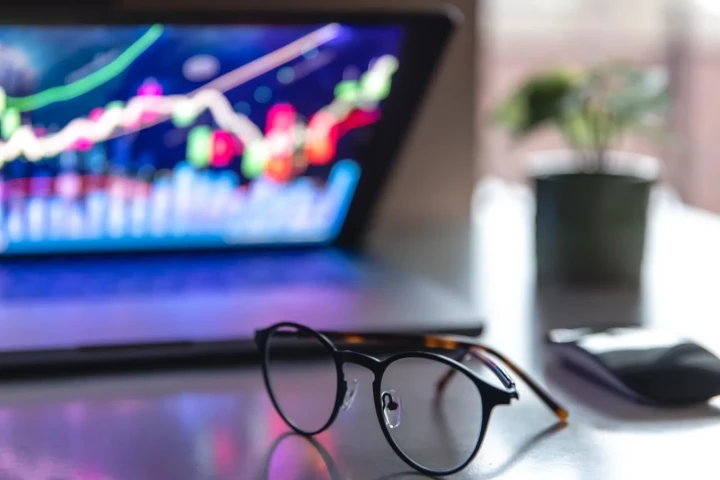 التداول المستدام: دمج المبادئ البيئية والاجتماعية في استراتيجيات التدا