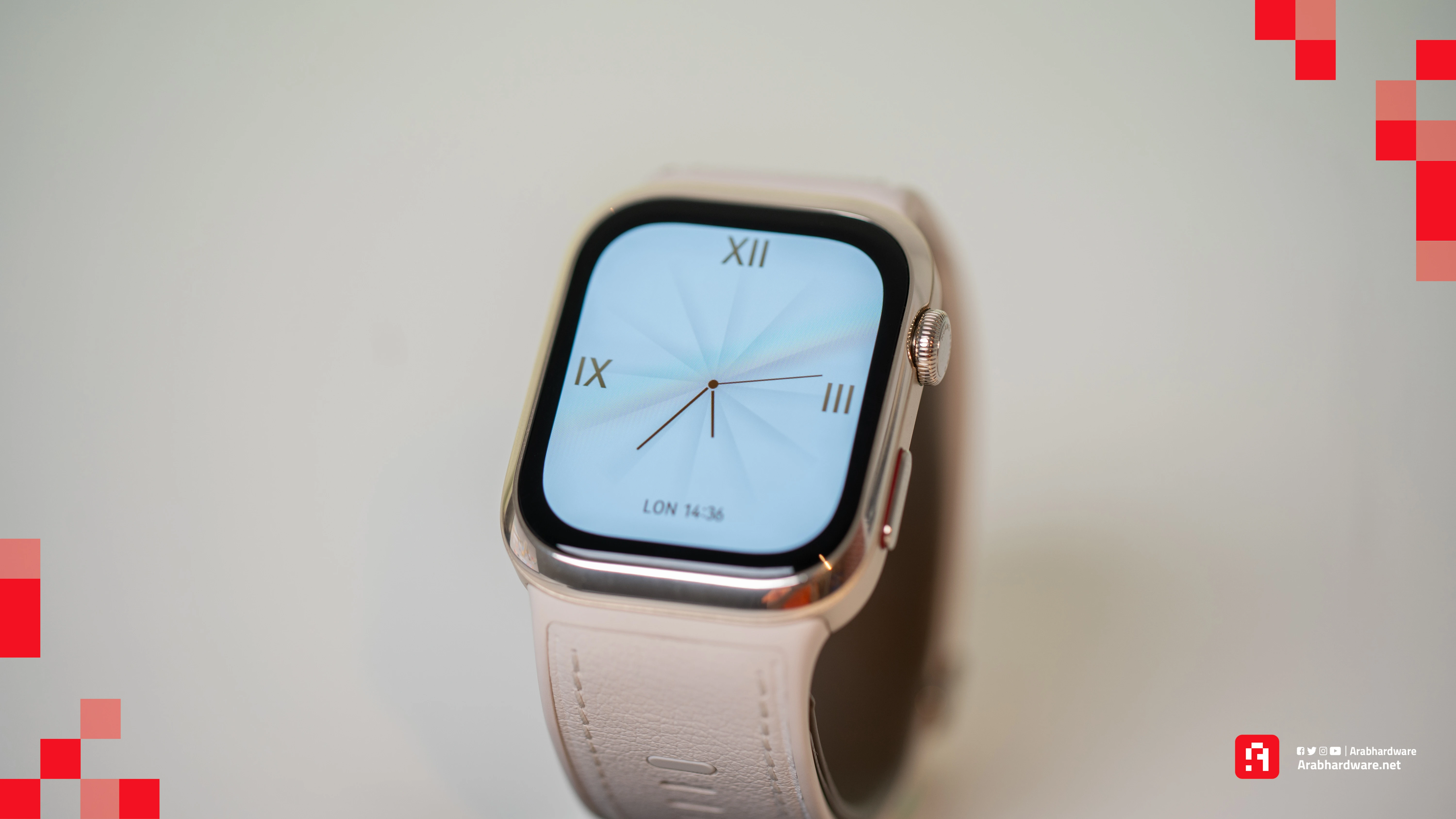 استعراض الواجهة الأمامية والحواف في Huawei Watch D2