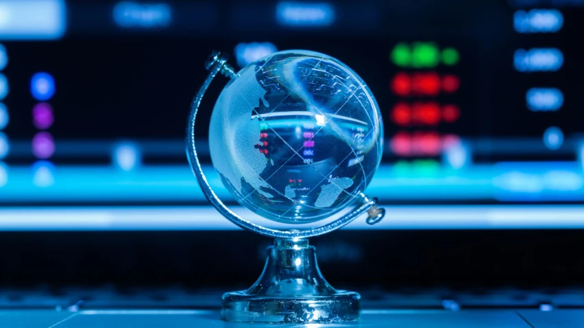 فك شفرة البنوك المركزية: استراتيجيات تداول متقدمة في ظل قرارات السياسة