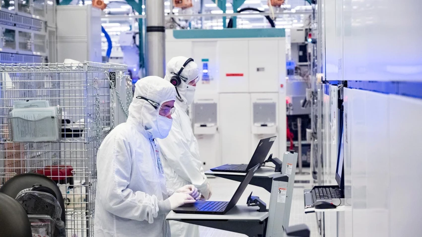 العملاق الأزرق Intel يقلص عدد موظفيه ويسرح أكثر من 4 آلاف موظف