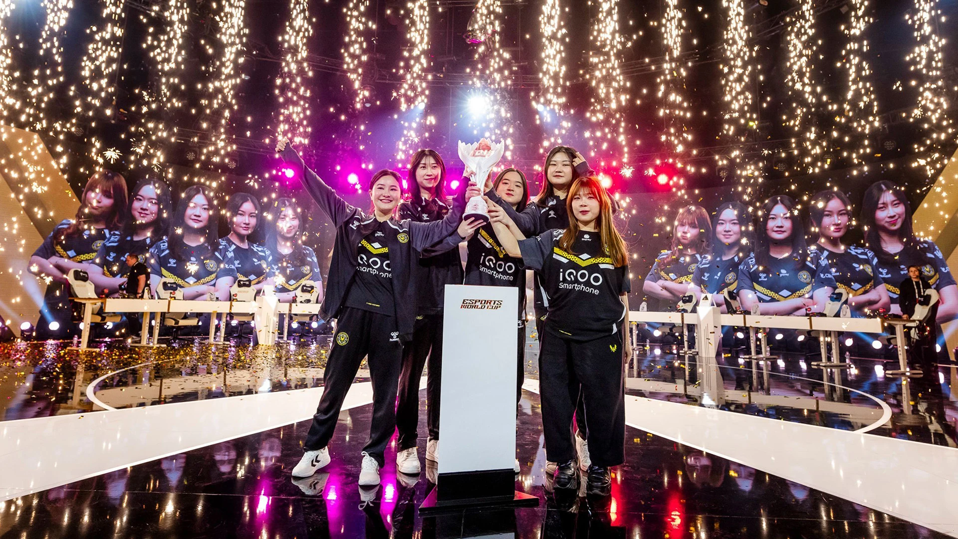 بطولة Mobile Legends للسيدات كأس العالم للرياضات الإلكترونية بطولة Mobile Legends للسيدات كأس العالم للرياضات الإلكترونية