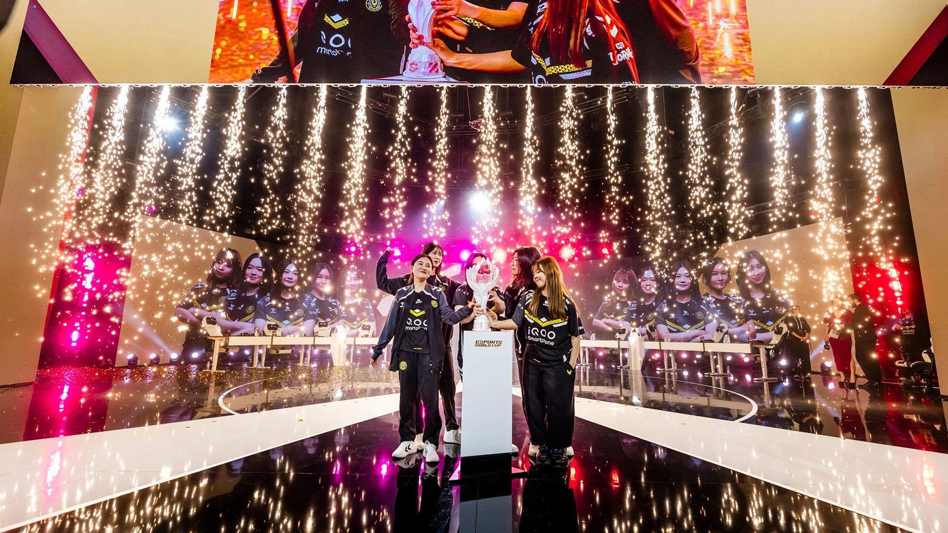 بطولة Mobile Legends للسيدات كأس العالم للرياضات الإلكترونية بطولة Mobile Legends للسيدات كأس العالم للرياضات الإلكترونية