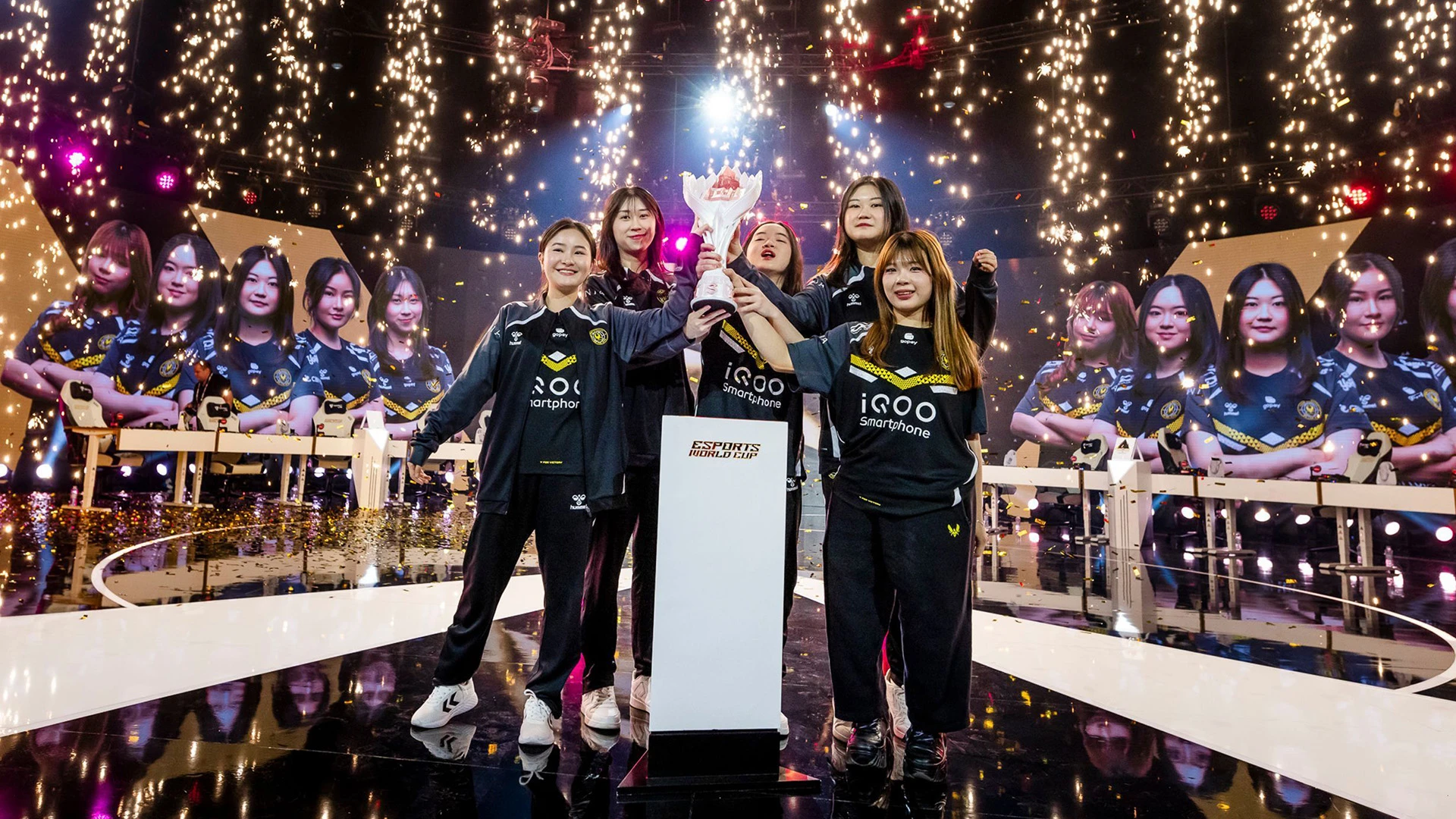 بطولة Mobile Legends للسيدات كأس العالم للرياضات الإلكترونية بطولة Mobile Legends للسيدات كأس العالم للرياضات الإلكترونية