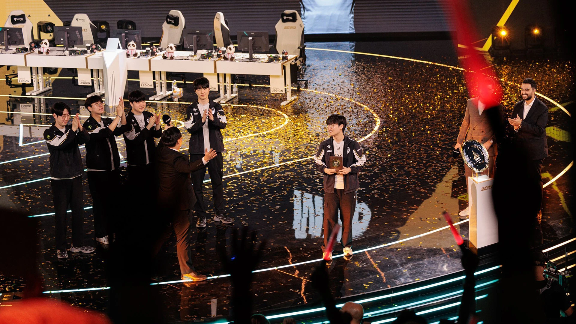نهائي League of Legends كأس العالم للرياضات الإلكترونية 2025 نهائي League of Legends كأس العالم للرياضات الإلكترونية 2025