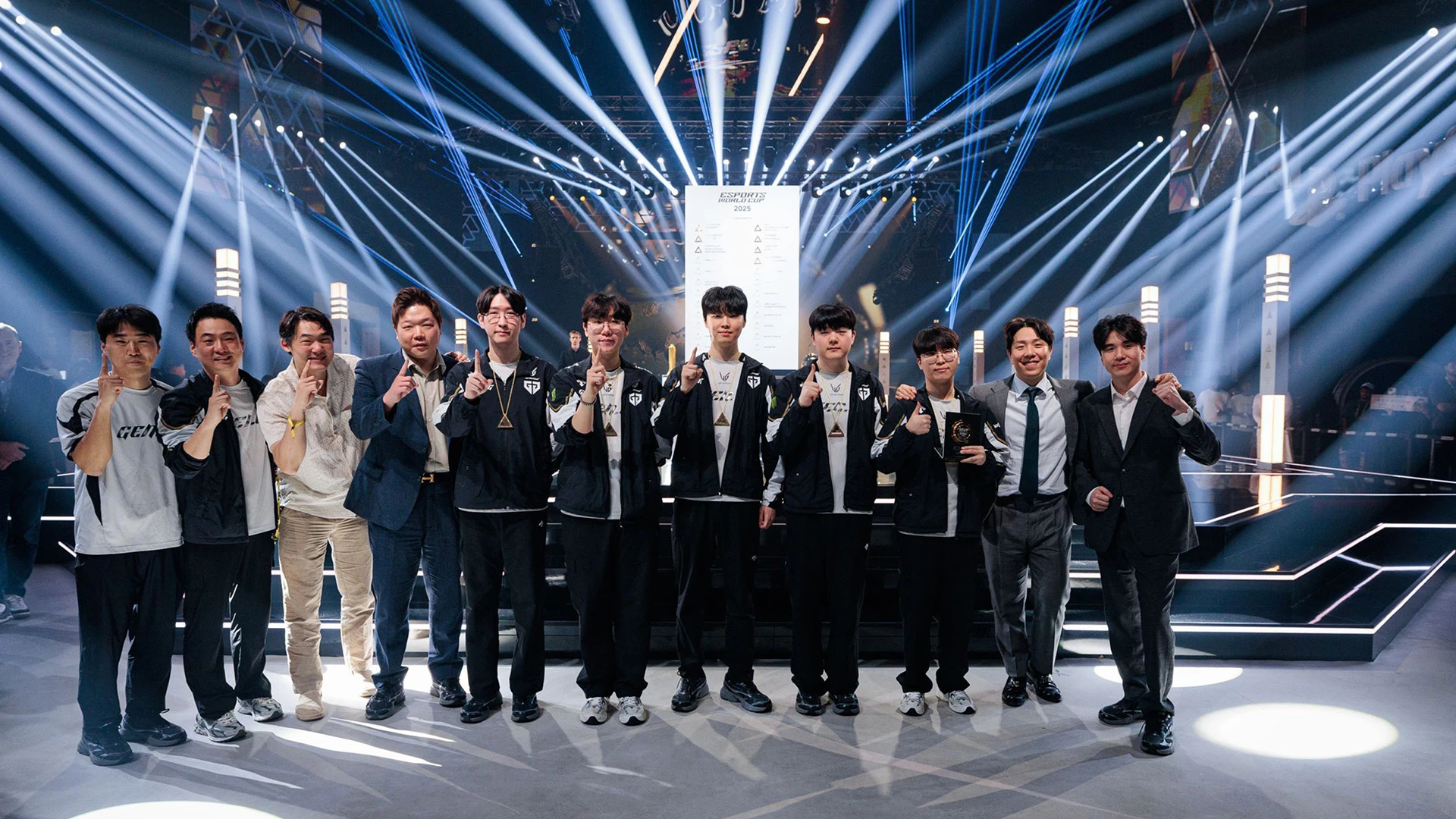 نهائي League of Legends كأس العالم للرياضات الإلكترونية 2025 نهائي League of Legends كأس العالم للرياضات الإلكترونية 2025