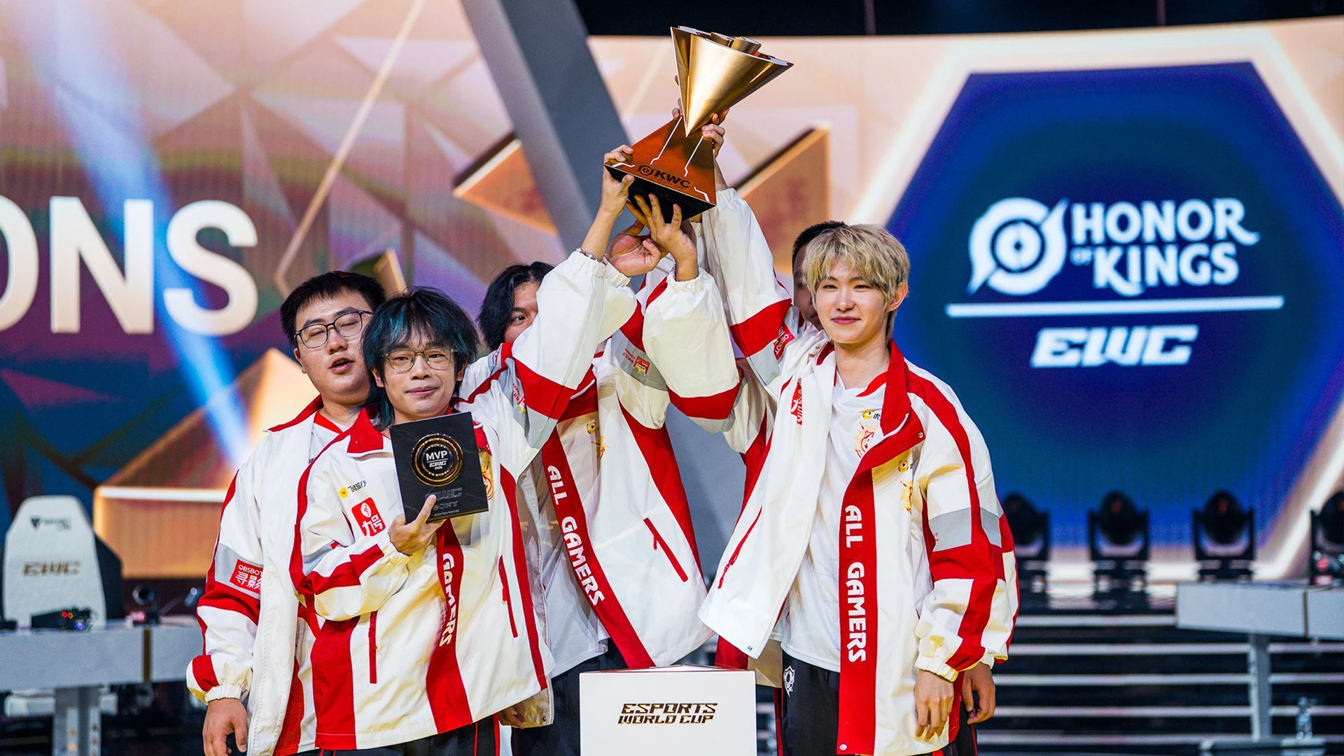 بطل Honor of Kings بكأس العالم للرياضات الإلكترونية 2025