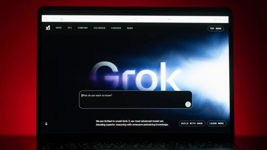 روبوت المحادثة Grok يثير الجدل ويصف اغتيال تشارلي كيرك بالمزحة!