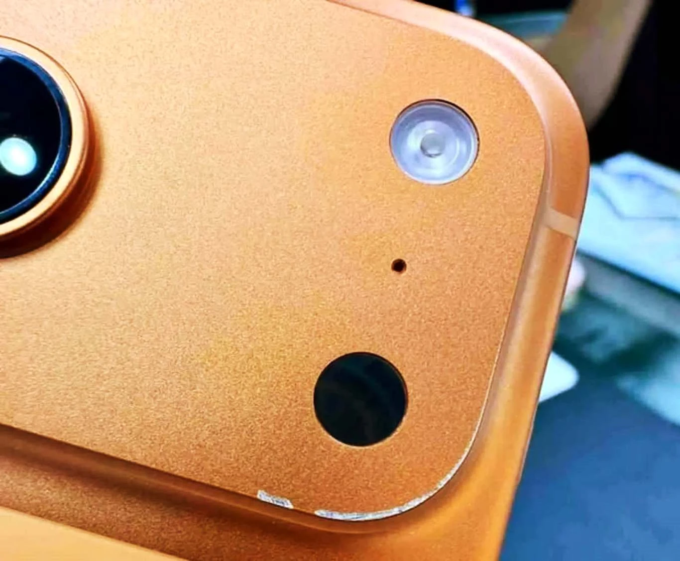 مفاجأة: ظهور خدوش على هواتف iPhone 17 Pro بعد أيام قليلة من الطرح 