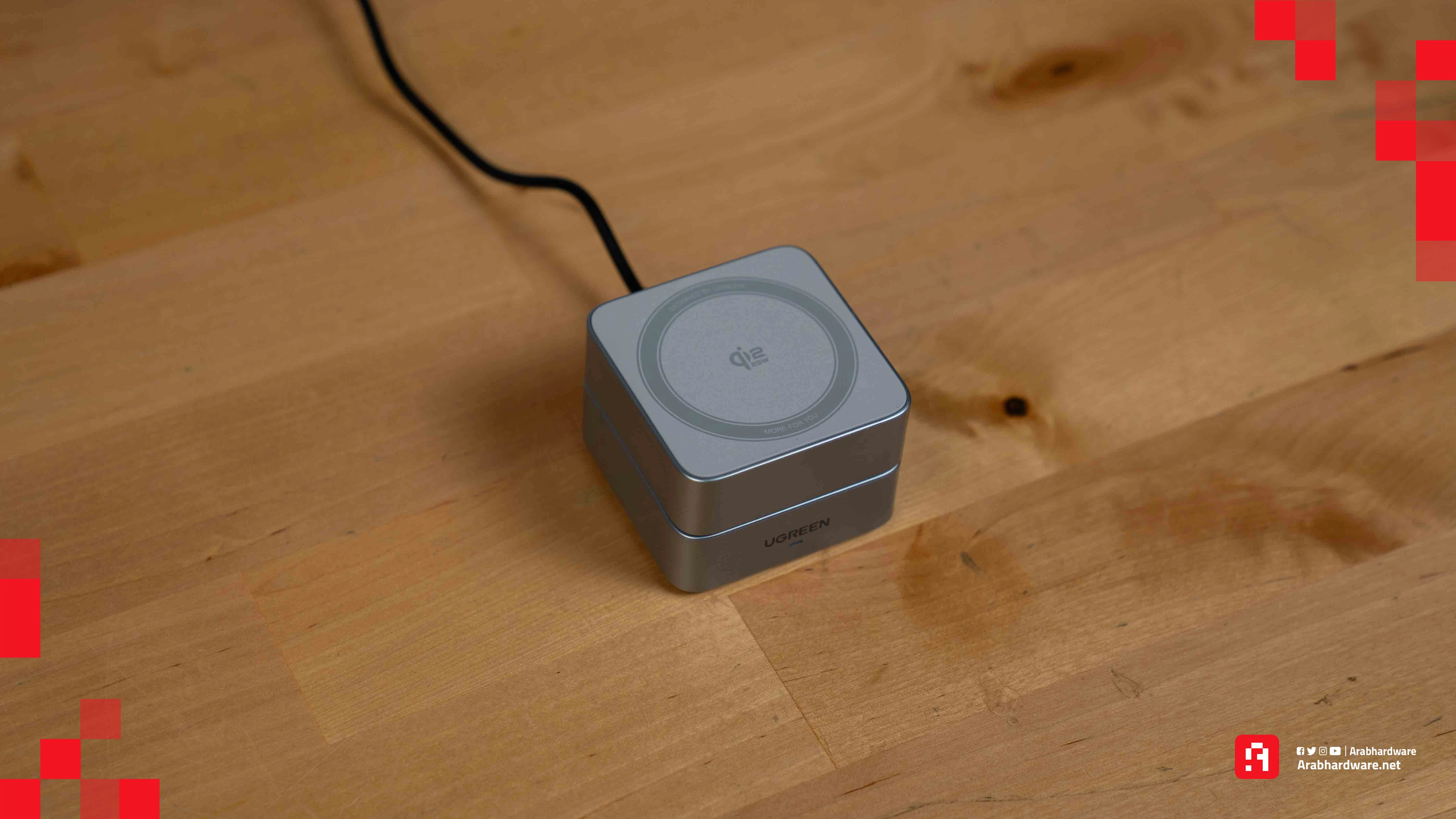 الزوايا المختلفة لشاحن ugreen magflow 2 in 1 اللاسلكي الزوايا المختلفة لشاحن ugreen magflow 2 in 1 اللاسلكي