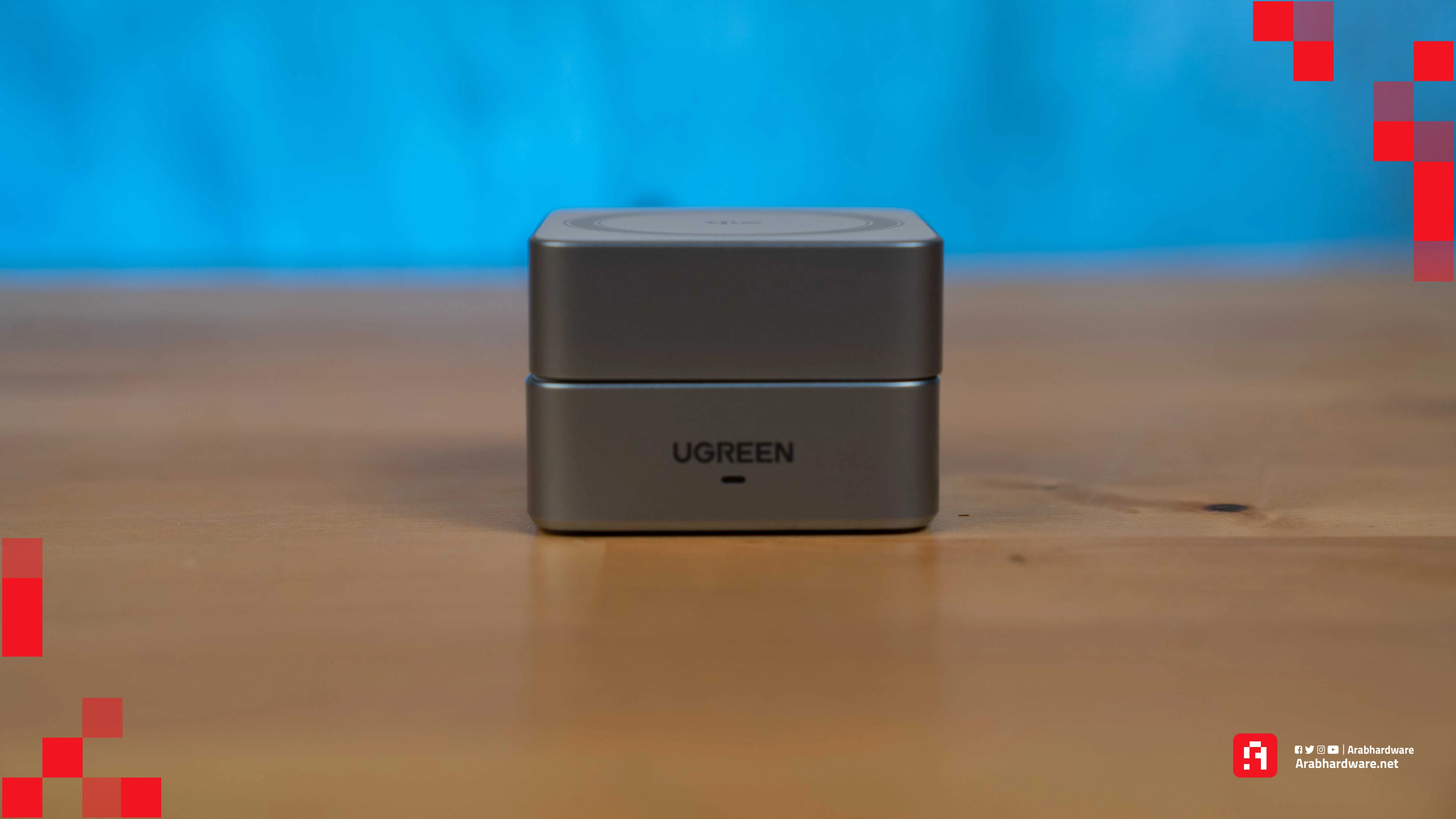 الزوايا المختلفة لشاحن ugreen magflow 2 in 1 اللاسلكي الزوايا المختلفة لشاحن ugreen magflow 2 in 1 اللاسلكي