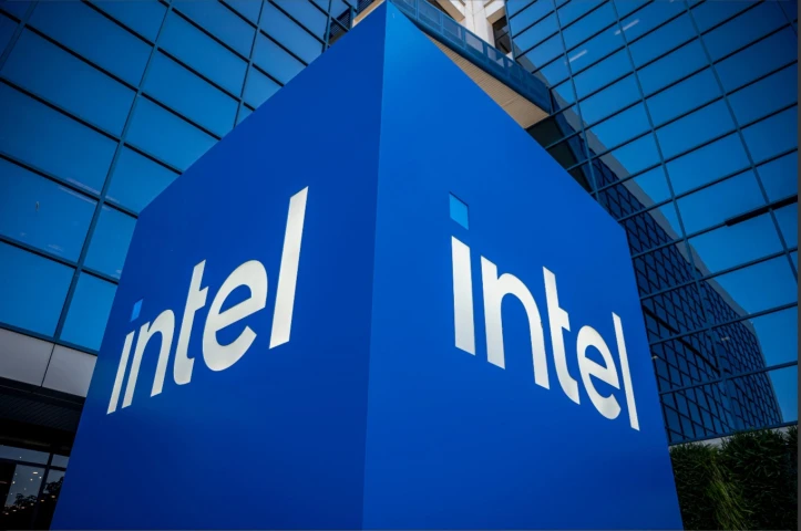 تقرير: Intel تحاول جلب استثمار جديد.. هذه المرة من منافستها TSMC!