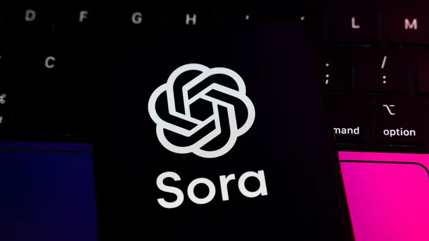 تطبيق Sora من OpenAI يقفز إلى المركز الثالث في متجر التطبيقات
