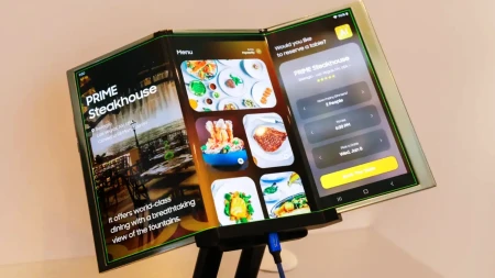 هاتف سامسونج المنتظر ثلاثي الطي Galaxy Z TriFold مزود بثلاث بطاريات!