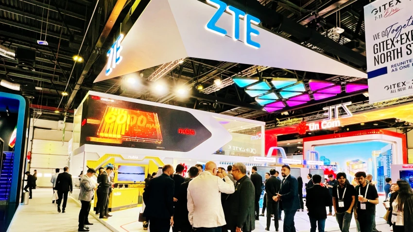 مؤتمر GITEX 25: شركة ZTE تقدم هواتف وأجهزة تفاعلية بالذكاء الاصطناعي