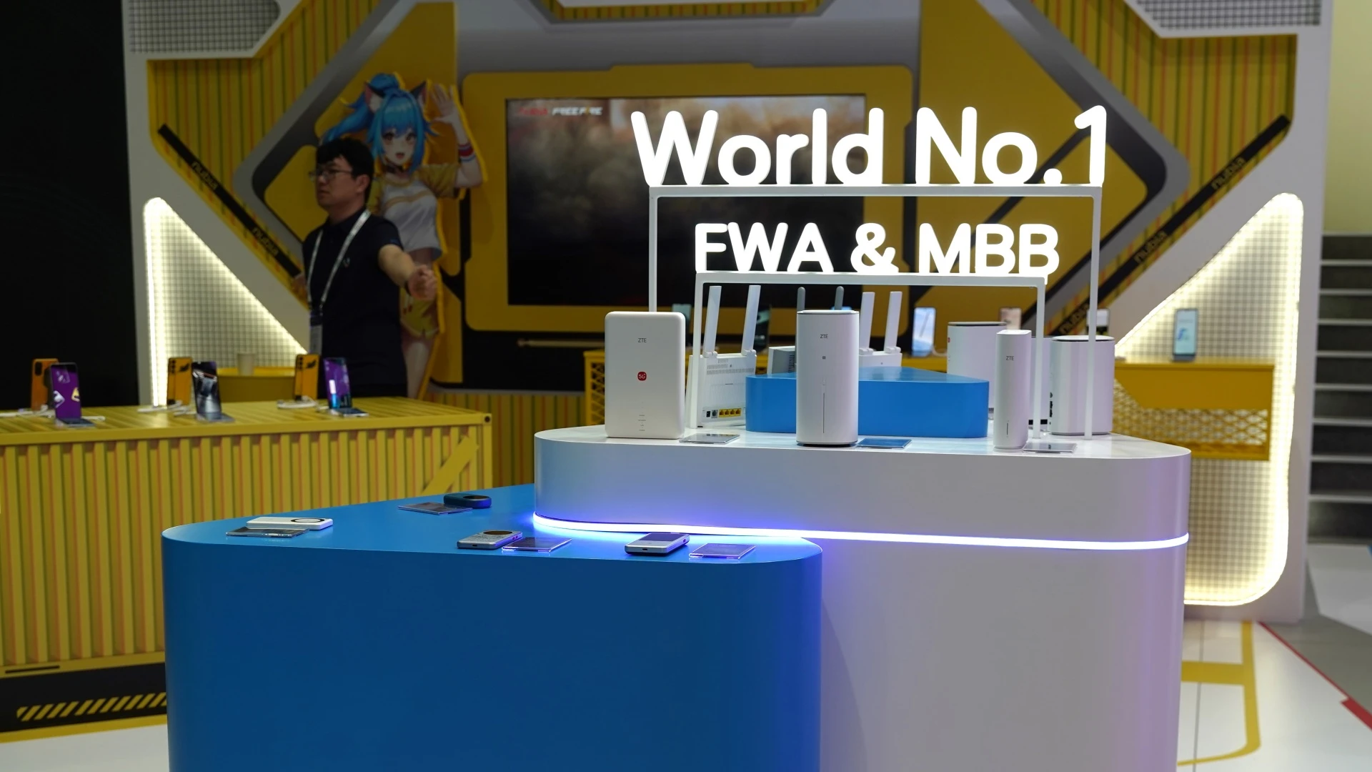مؤتمر GITEX 25: شركة ZTE تقدم هواتف وأجهزة تفاعلية بالذكاء الاصطناعي
