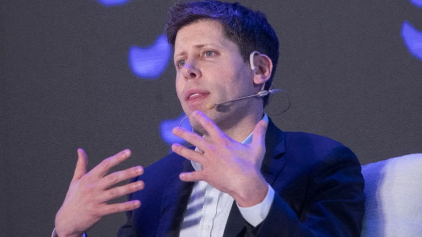 على غرار Neuralink: سام ألتمان يكشف عن مشروع Merge Labs لقراءة الأفكار