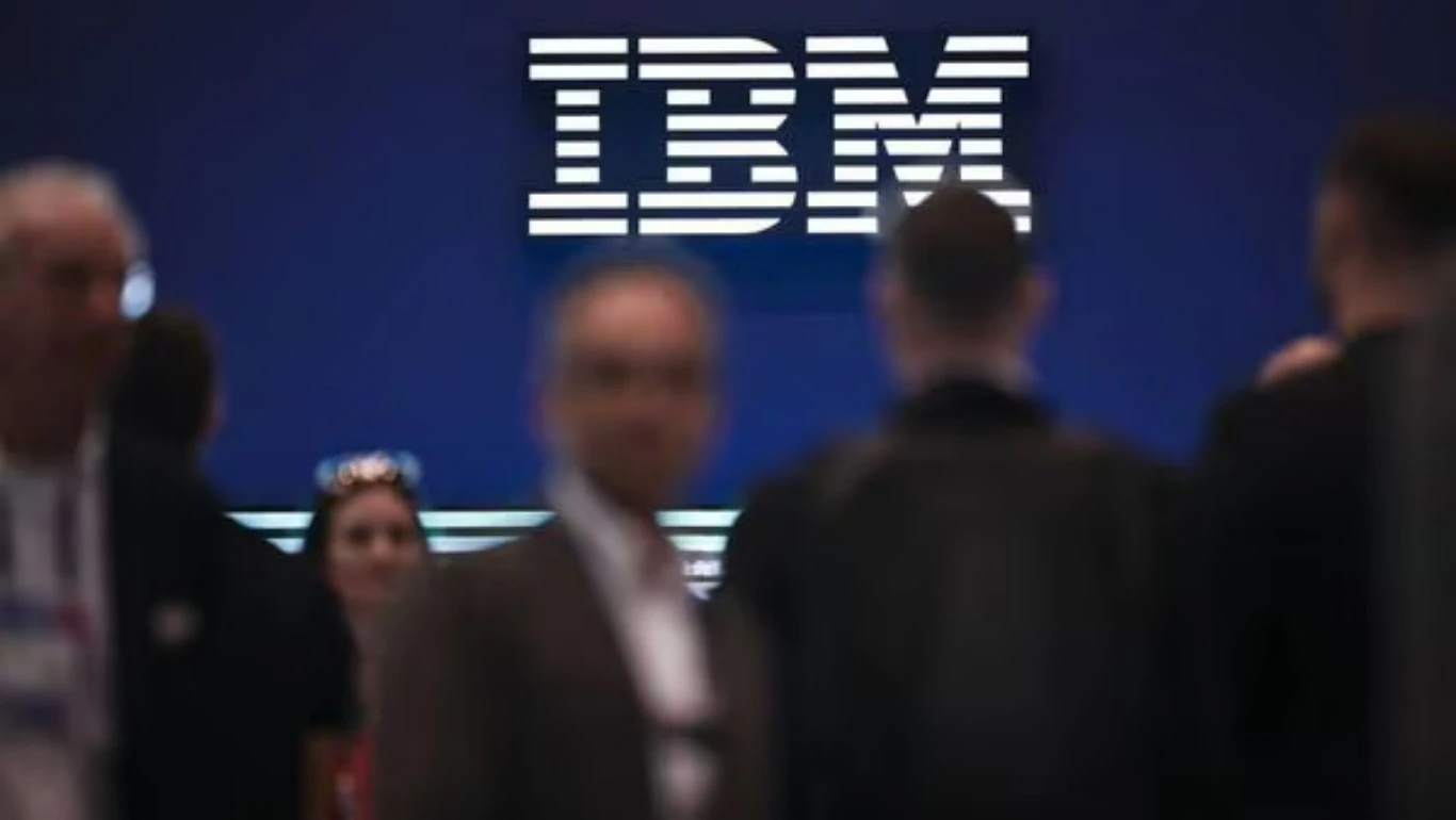 IBM تستخدم الذكاء الاصطناعي لتسريح الموظفين ثم تقرر توظيف المزيد!