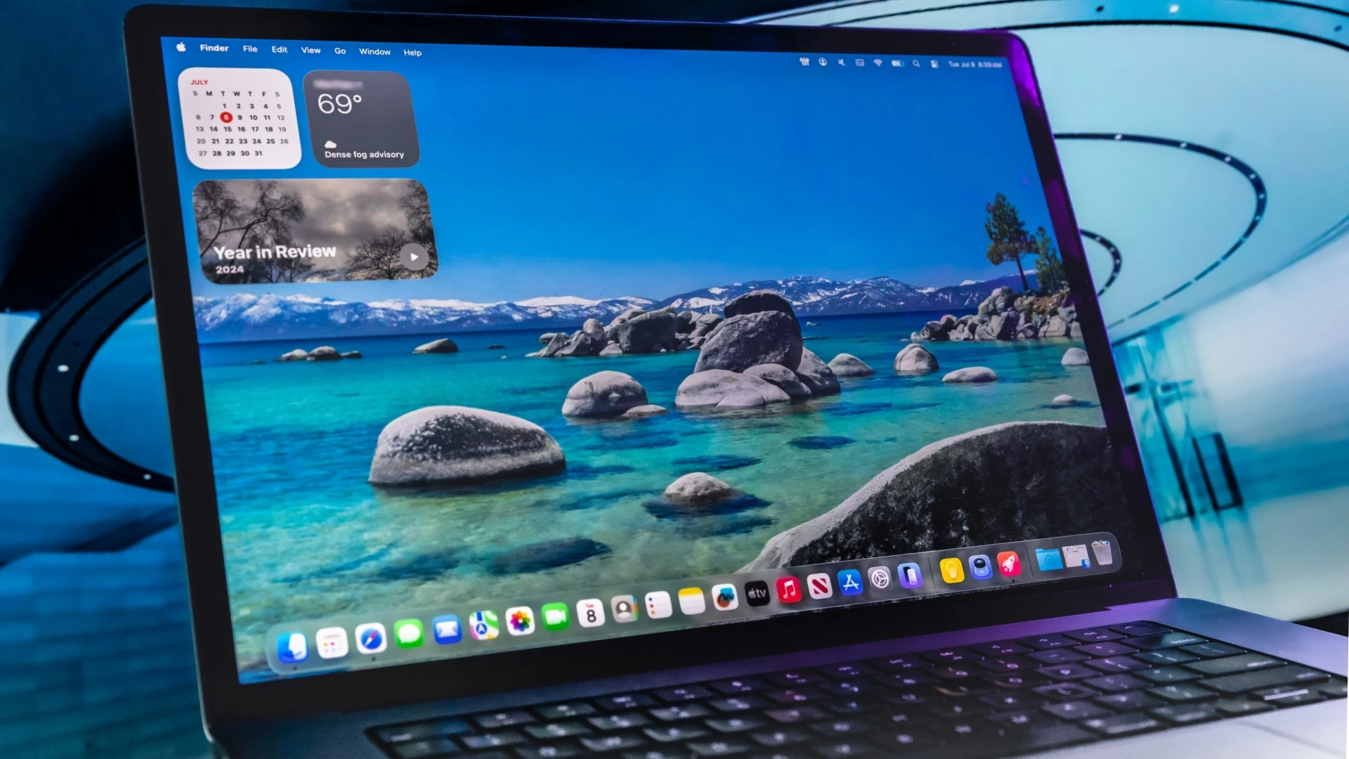آبل تستعد لإطلاق macOS Tahoe 26.1: تفاصيل التحديث والميزات الجديدة