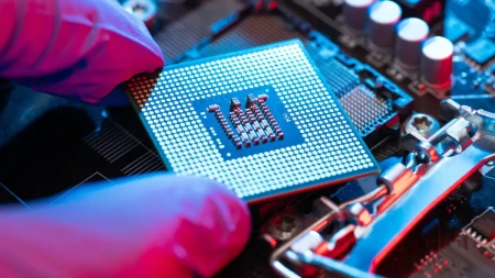 الصين تطور شريحة تناظرية أسرع 1,000 مرة من بطاقات رسوم NVIDIA الرائدة!