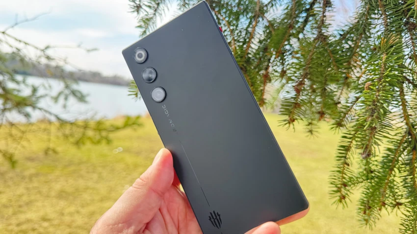 الكشف عن أولى ملامح هاتف Ayaneo الجديد لمحبي الألعاب الكلاسيكية