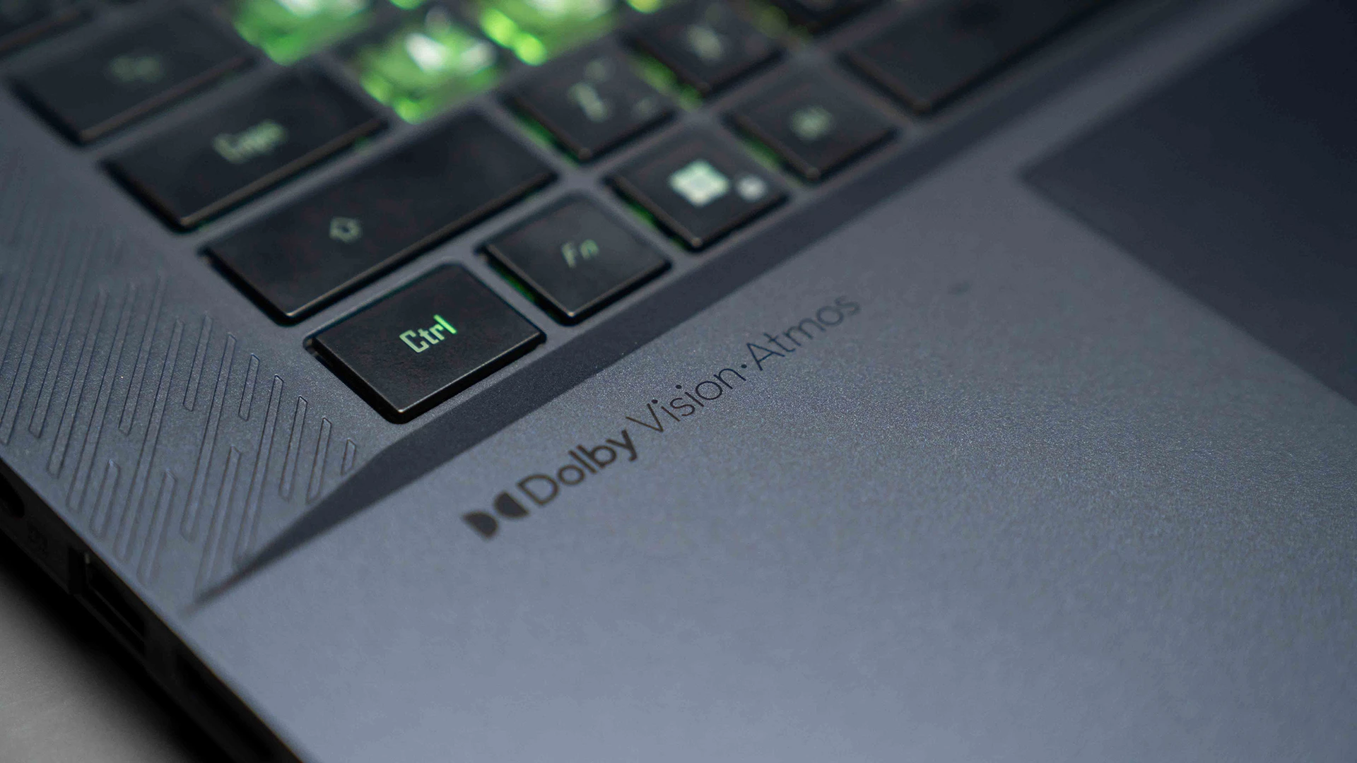 قوة الحاسوب المكتبي بين يديك | مراجعة لاب توب  GIGABYTE AORUS ELITE 16